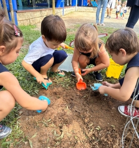 Bonjinha - Alunos em contato com a natureza